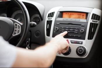 Shutterstock 154471403 The Type Of Music You Listen To Could Increase Your Risk Of Crashing, Study Says