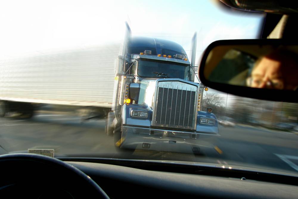 Accidentes de camiones causados por conductores cansados y los derechos de las víctimas lesionadas