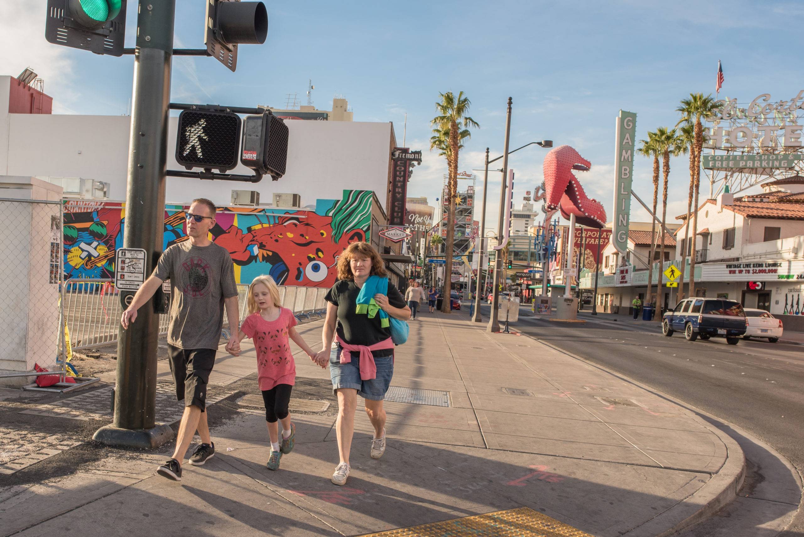 La policía de North Las Vegas realiza un evento de seguridad para peatones