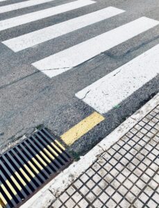 sidewalk to crosswalk