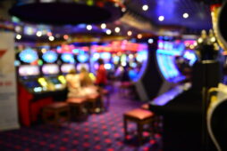 ¿Cuáles son las responsabilidades legales de los propietarios de casinos en las reclamaciones por responsabilidad de locales?